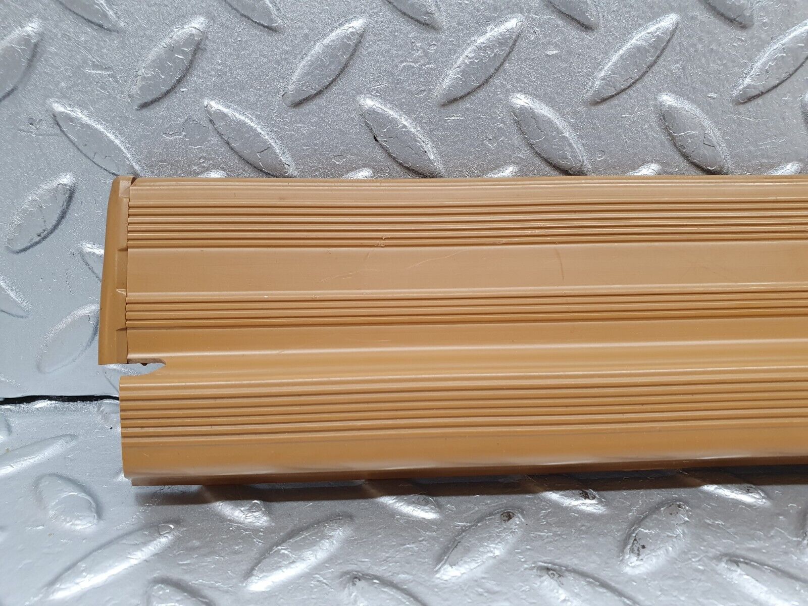 41416 Mercedes-Benz W124 200E Rear Left Door Sill Trim Palomino