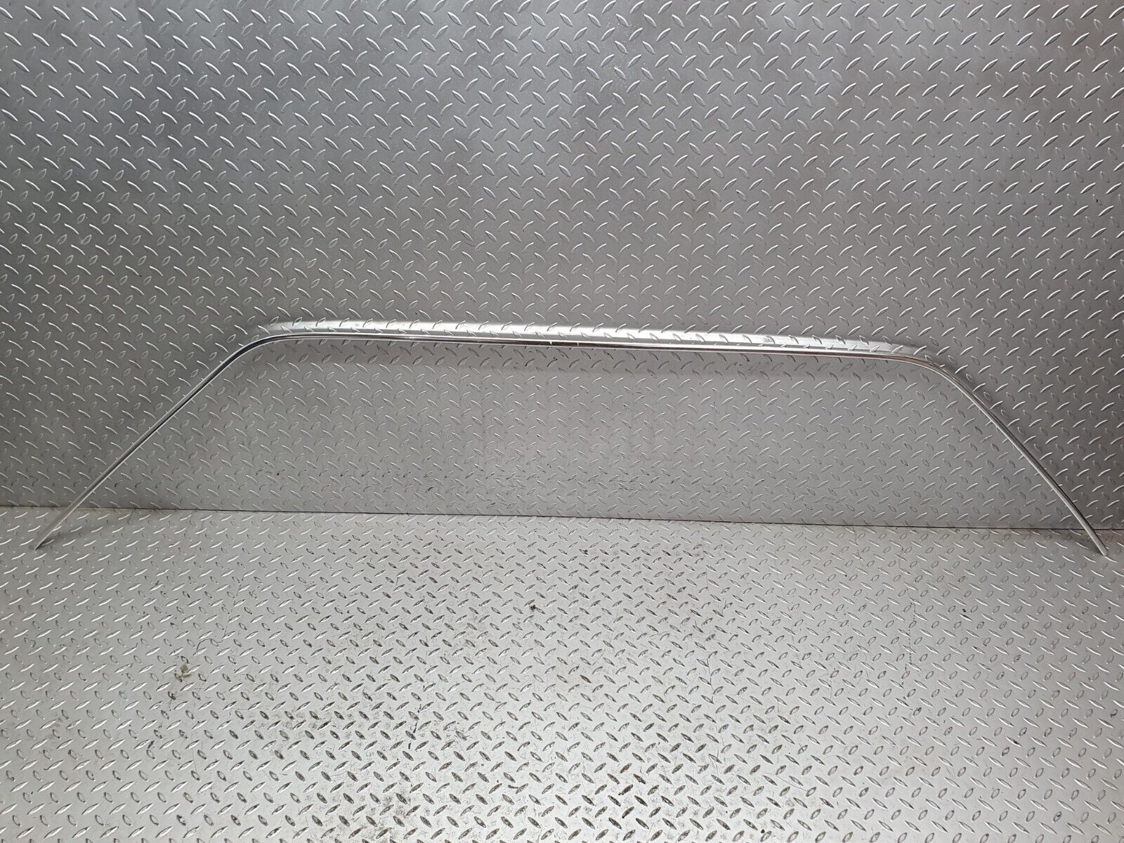 41262 Mercedes-Benz W126 300SE Roof Chrome Trim Left Side