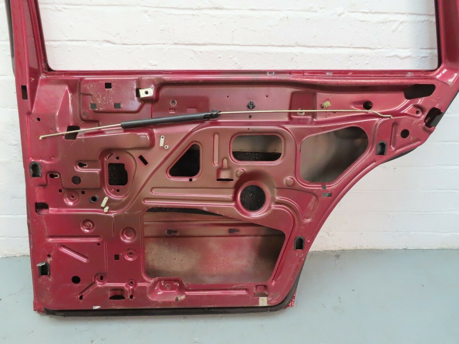 6693 Mercedes-Benz S124 E220 Wagon Rear Right Door