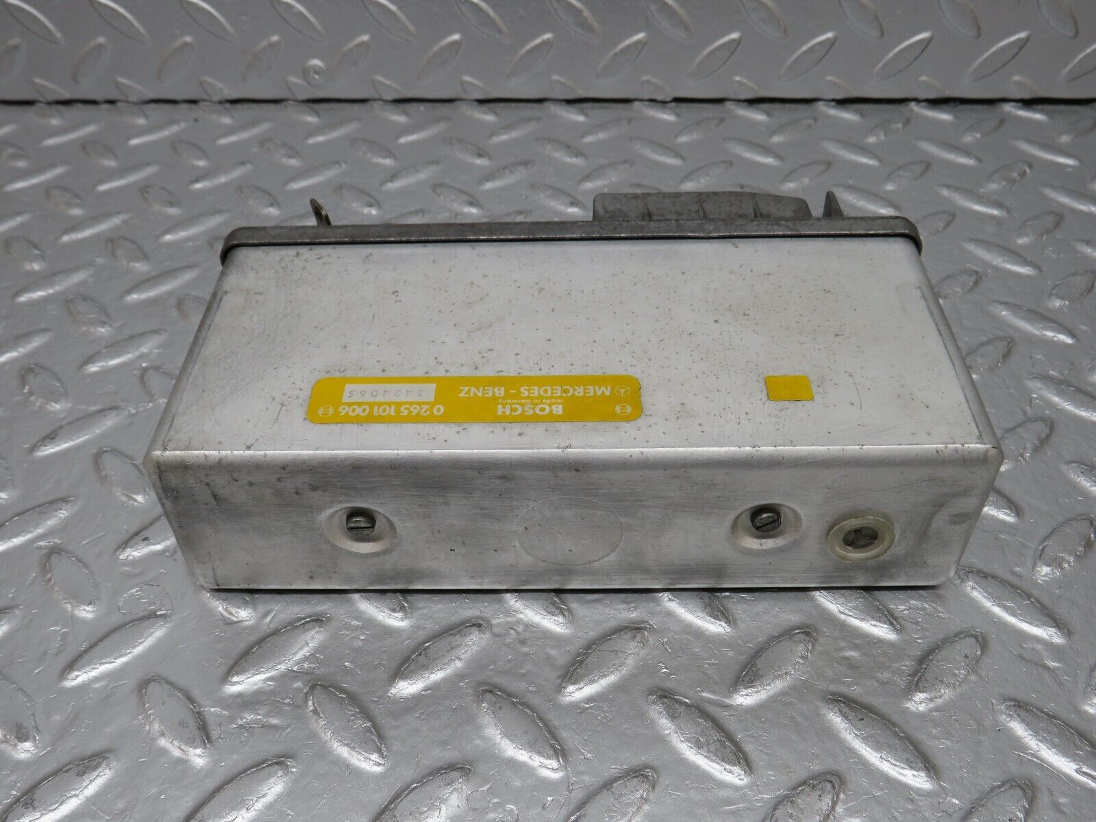 34304 Mercedes-Benz C126 380SEC Coupe ABS Control Unit Bosch 0265101006
