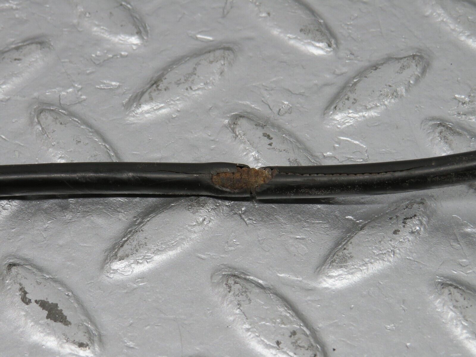 40453 Mercedes-Benz W110 230 Carburettor Choke Cable Pull Switch