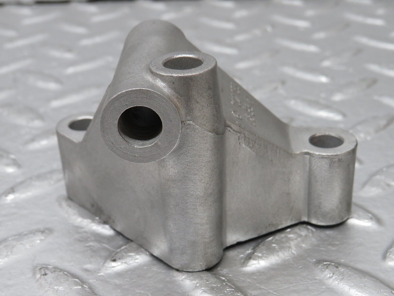 33738 Mercedes-Benz W201 190E 2.0L Alternator Generator Support 1021550835