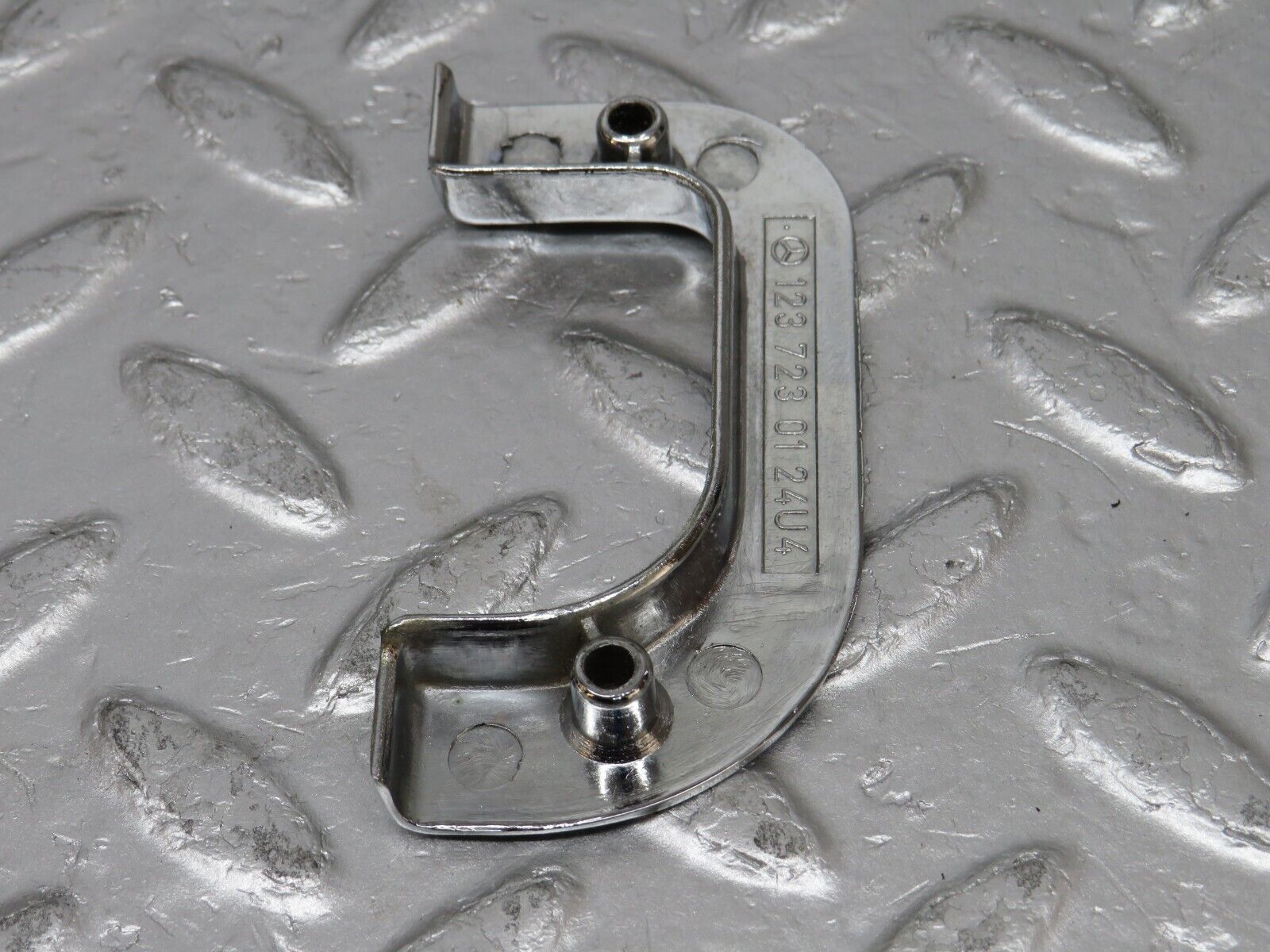 34316 Mercedes-Benz C126 380SEC Left Interior Chrome Door Latch 1237230124