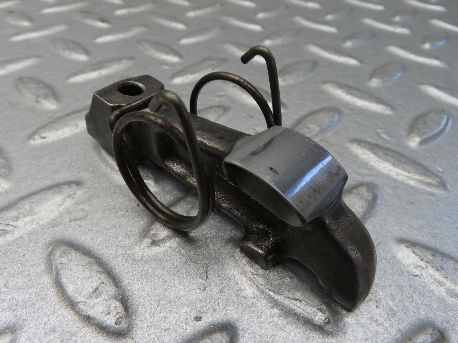 13376 Mercedes-Benz W111 230S Valve Rocker Arm With Retaining Spring