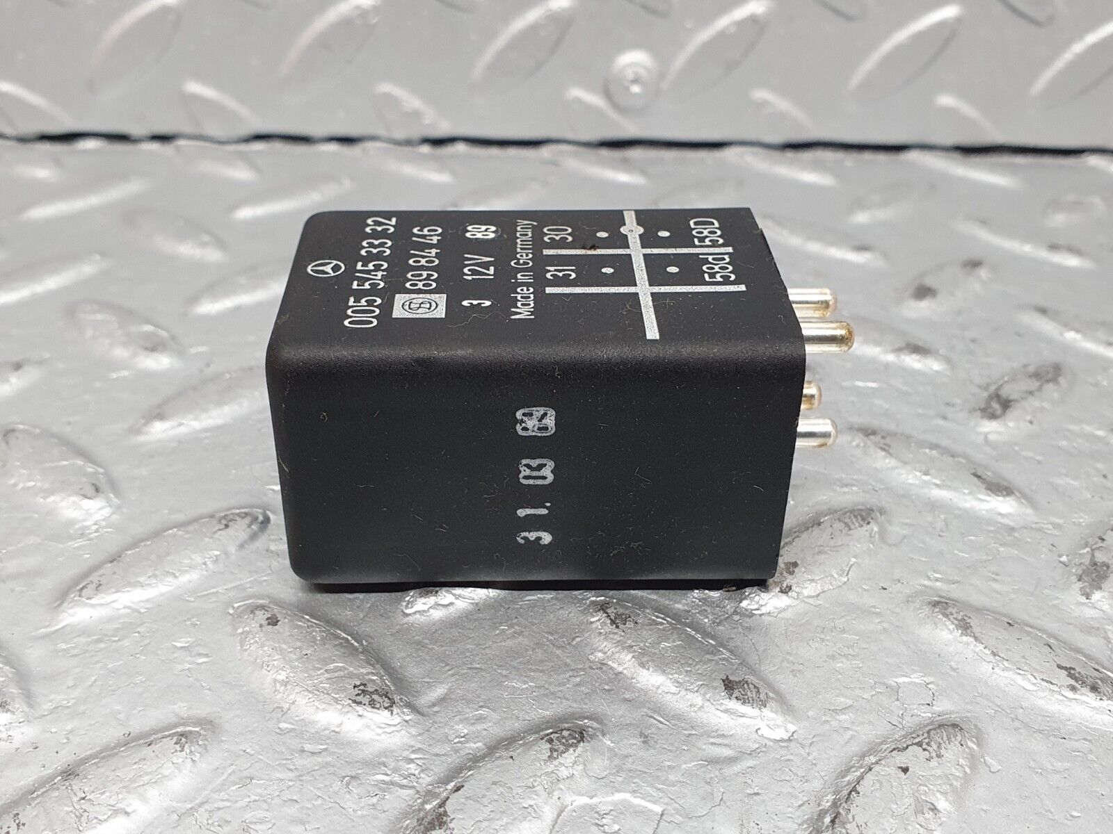 41098 Mercedes-Benz W126 300SE Light Control Relay 0055453332