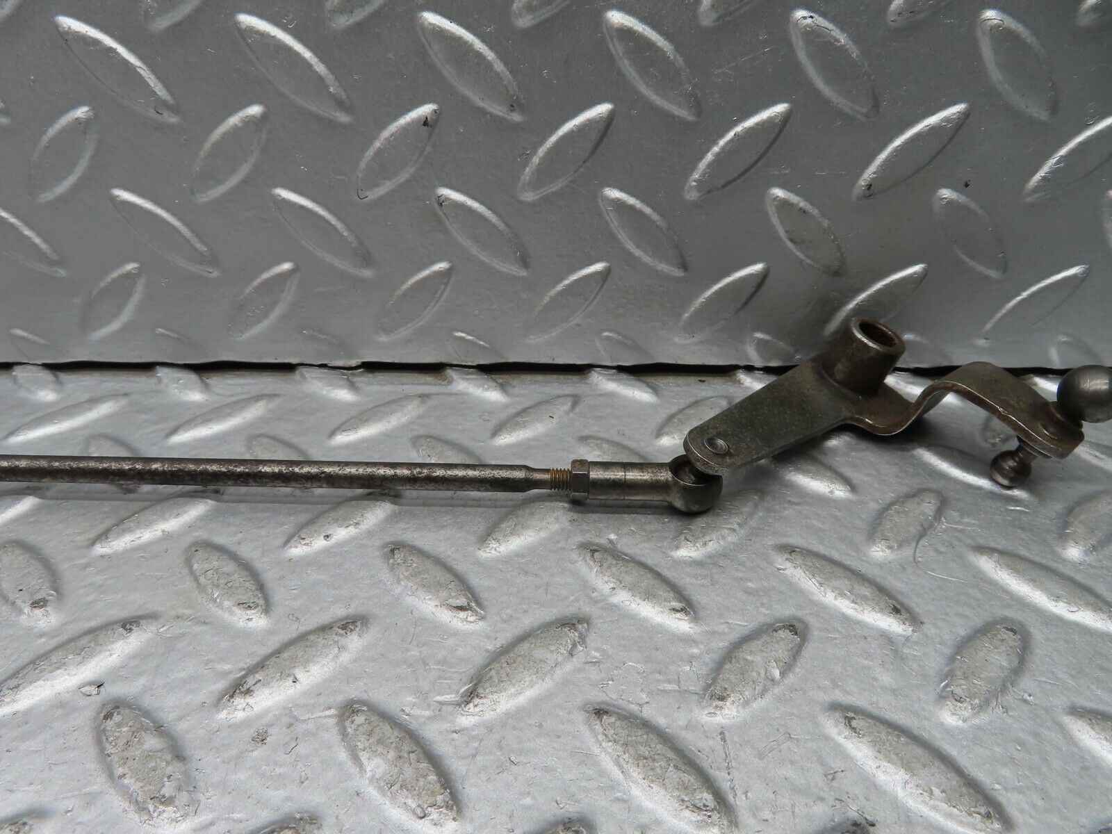 21015 Mercedes-Benz W114 250CE Coupe Throttle Linkage