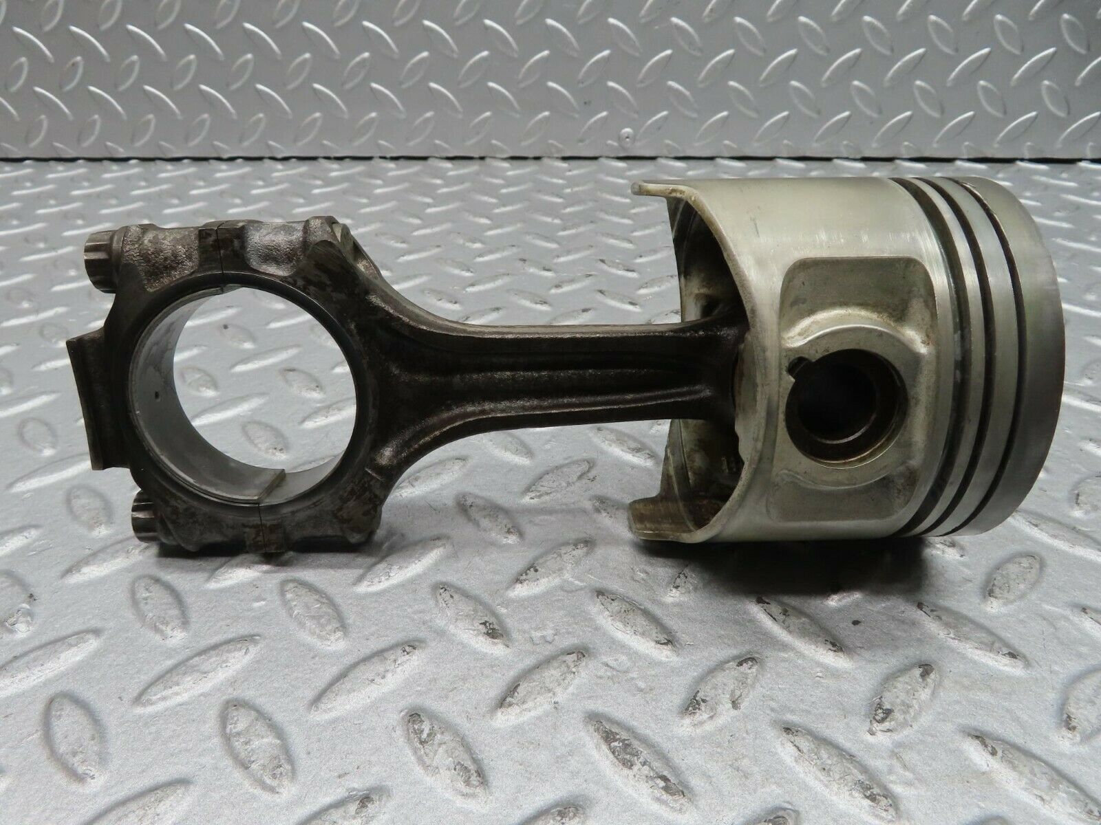 16681 Mercedes-Benz C107 380SLC Piston With Connecting Rod 91.995 mm