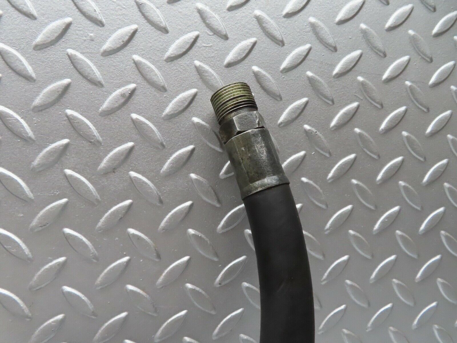 17083 Mercedes-Benz C107 380SLC Air Condition Compressor Hose Pipe