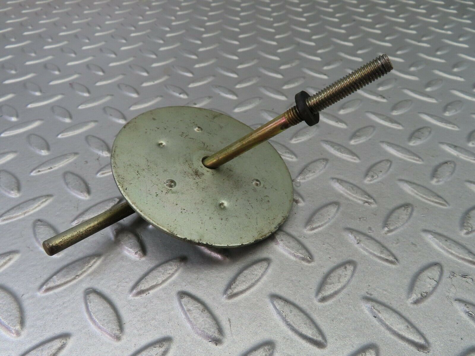 7734 Mercedes-Benz S123 230TE Wagon Spare Wheel Holder