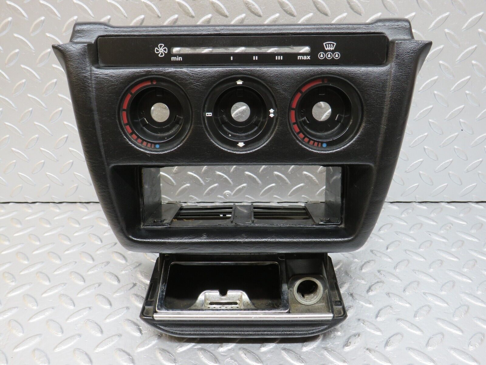 33570 Mercedes-Benz W201 190E 2.0L Centre Console Heater Control Panel 2016830275