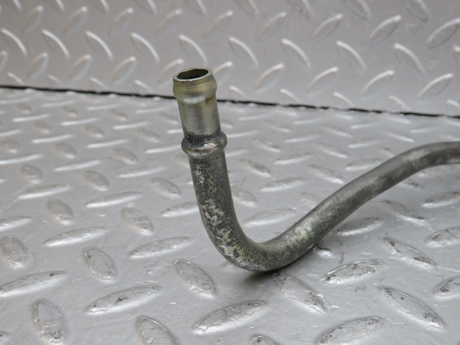 36308 Mercedes-Benz W126 420SE Oil Pipe Line
