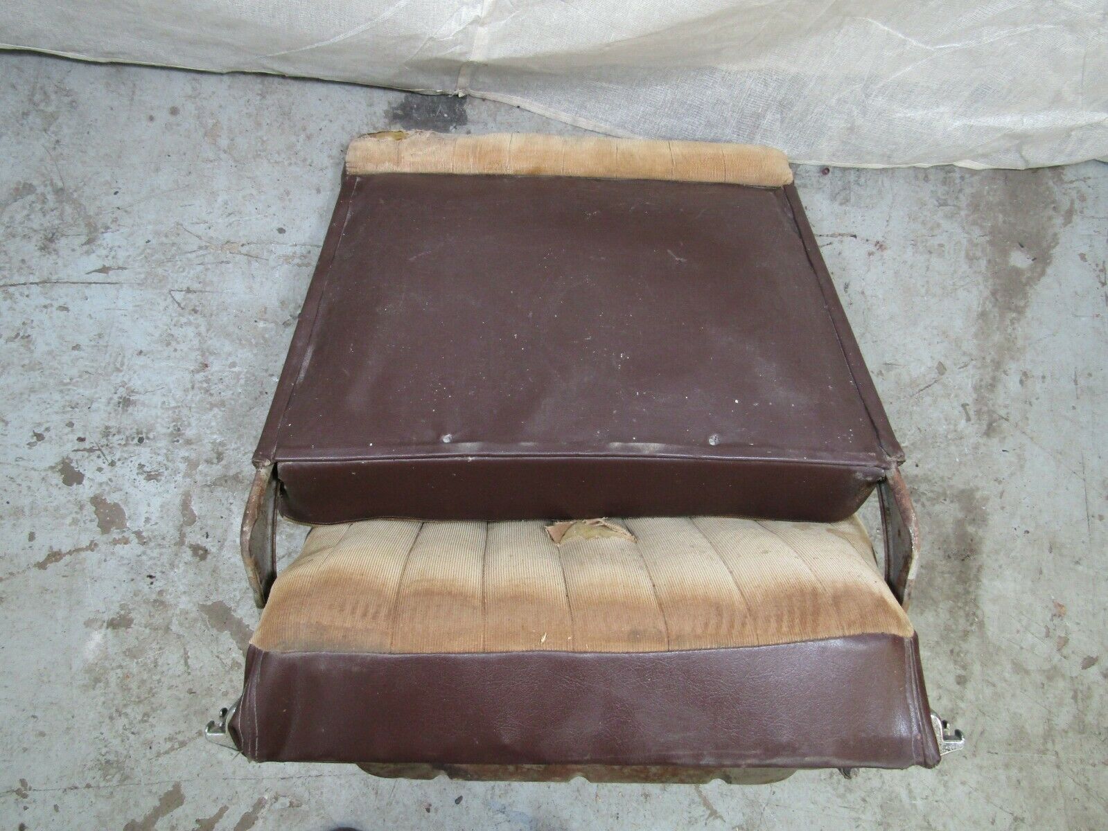 3251 Mercedes-Benz W120 PONTON Front Left Seat Creme Fabric