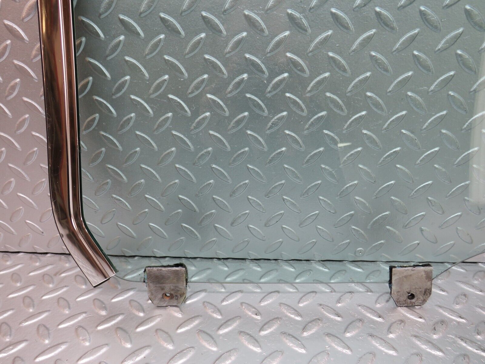 34412 Mercedes-Benz C126 380SEC Coupe Rear Right Window Glass