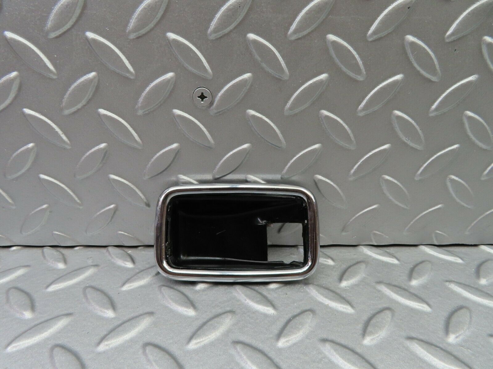 5823 Mercedes-Benz W123 200 Chrome Frame For Door Opener Right 1087660611