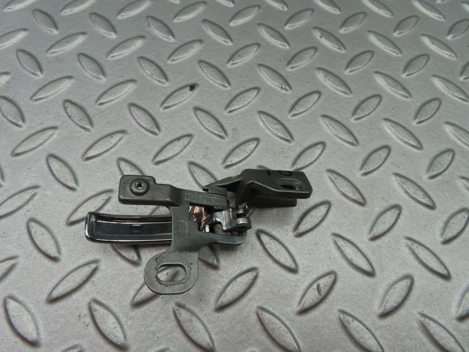 5824 Mercedes-Benz W123 200 Left Interior Door Handle 1237600161