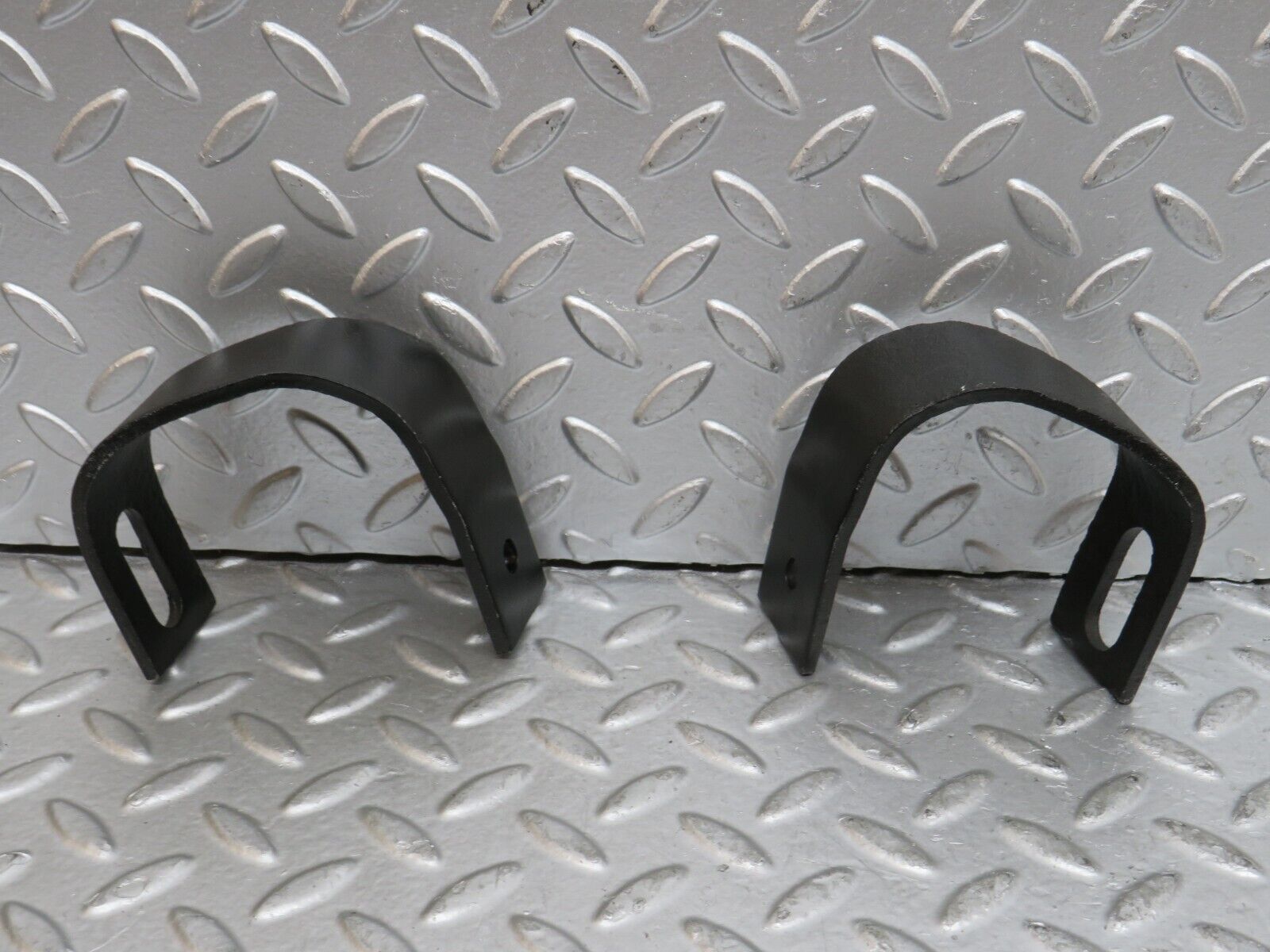 29672 Mercedes-Benz W123 230E Front Bumper Bracket