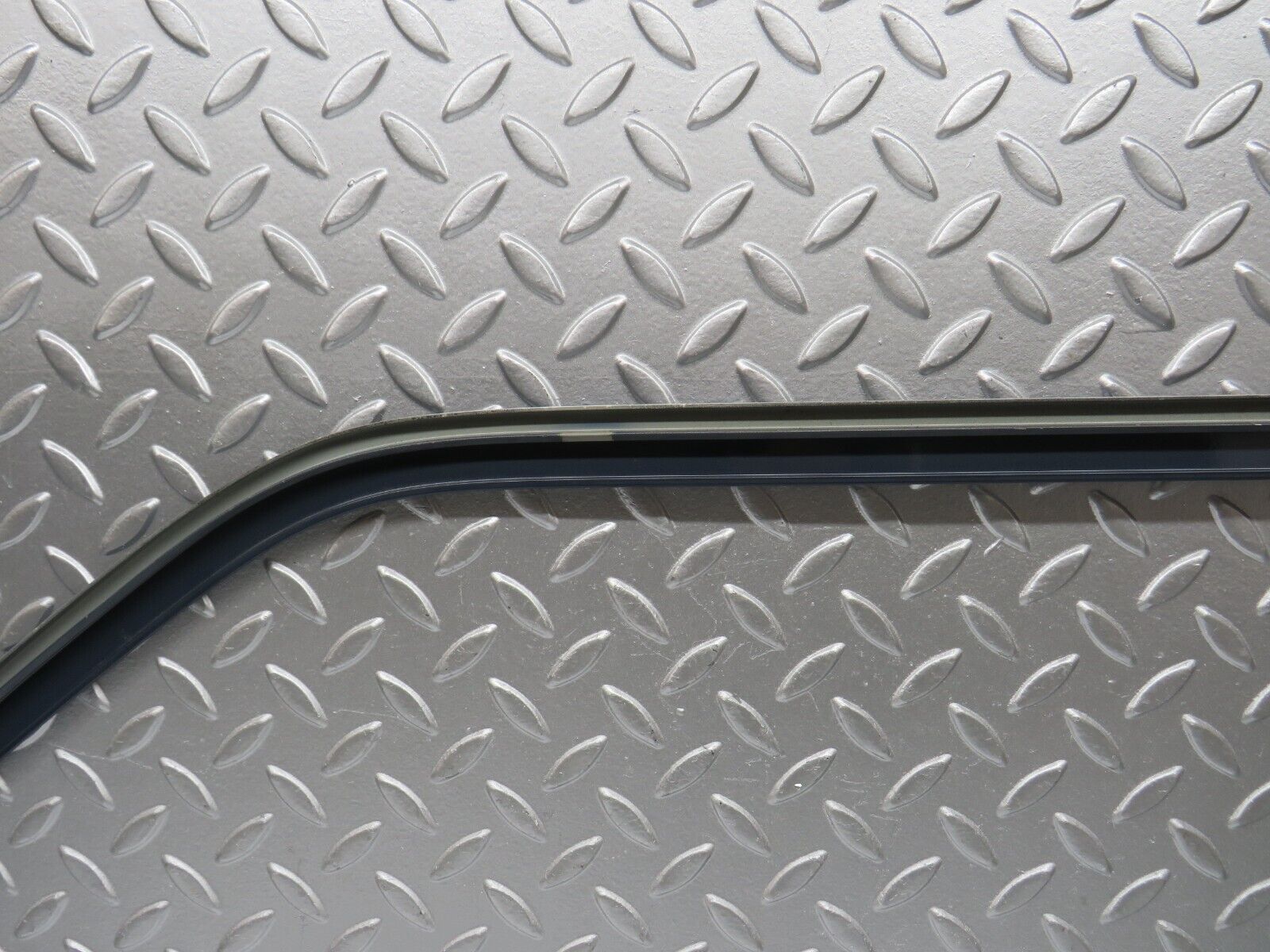 31184 Mercedes-Benz S124 220TE Wagon Front Left Door Exterior Frame Trim