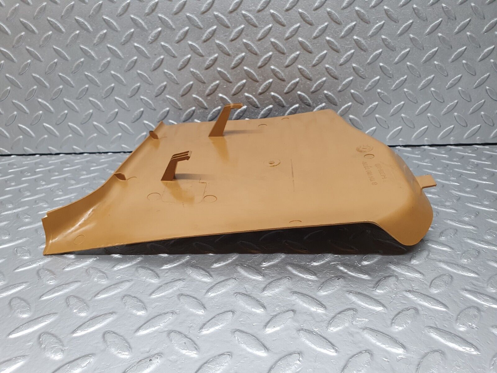 41385 Mercedes-Benz W124 200E Front Right Kick Panel Palomino 1246800306