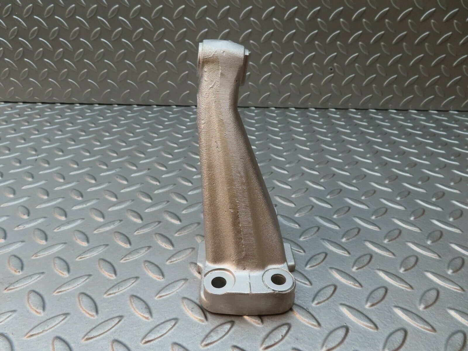 4685 Mercedes-Benz W114 280CE Coupe Engine Mount Bracket Left Side 1802233804