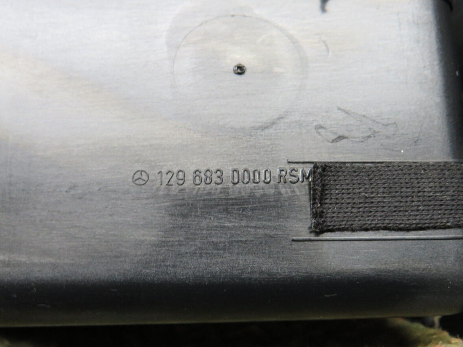 39554 Mercedes-Benz R129 320SL Coupe Centre Console 1296830000