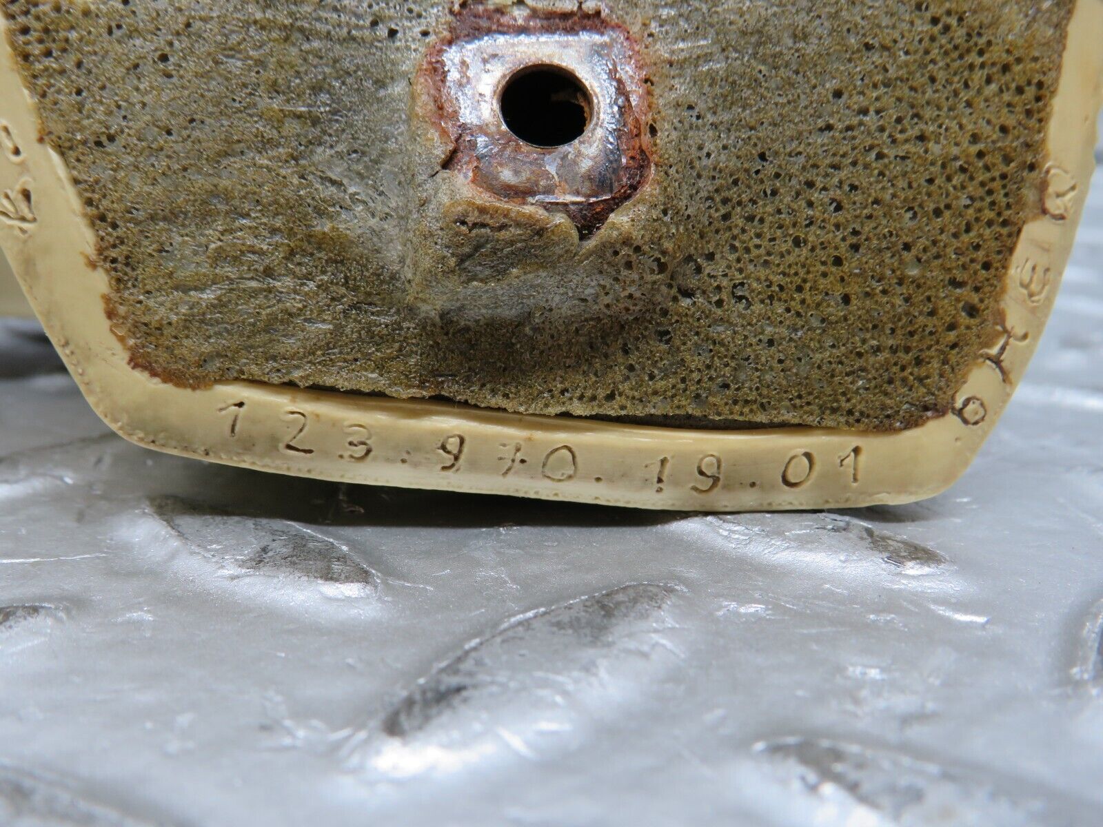 0483 Mercedes-Benz W123 230E Interior Door Handle Rear Left Beige 1239701901