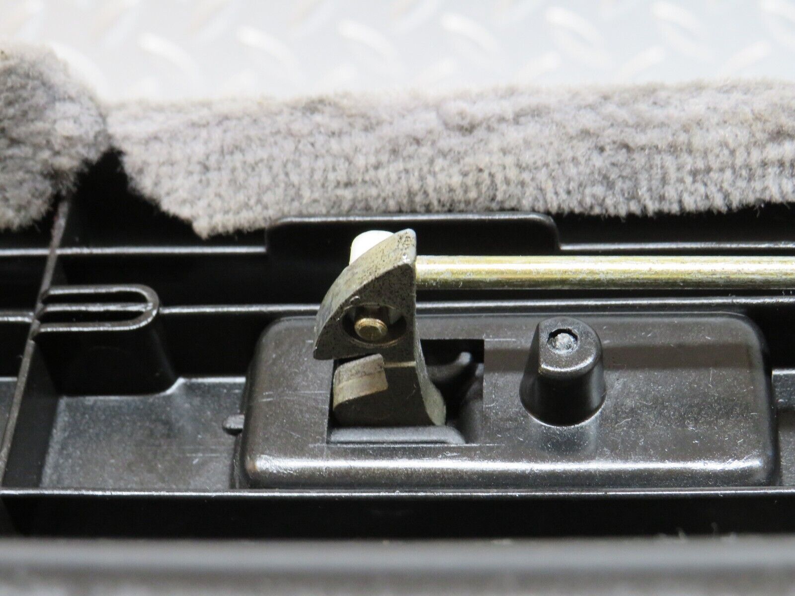 32350 Mercedes-Benz S124 300TE Trunk Side Panel Cover Right Grey 1246923489