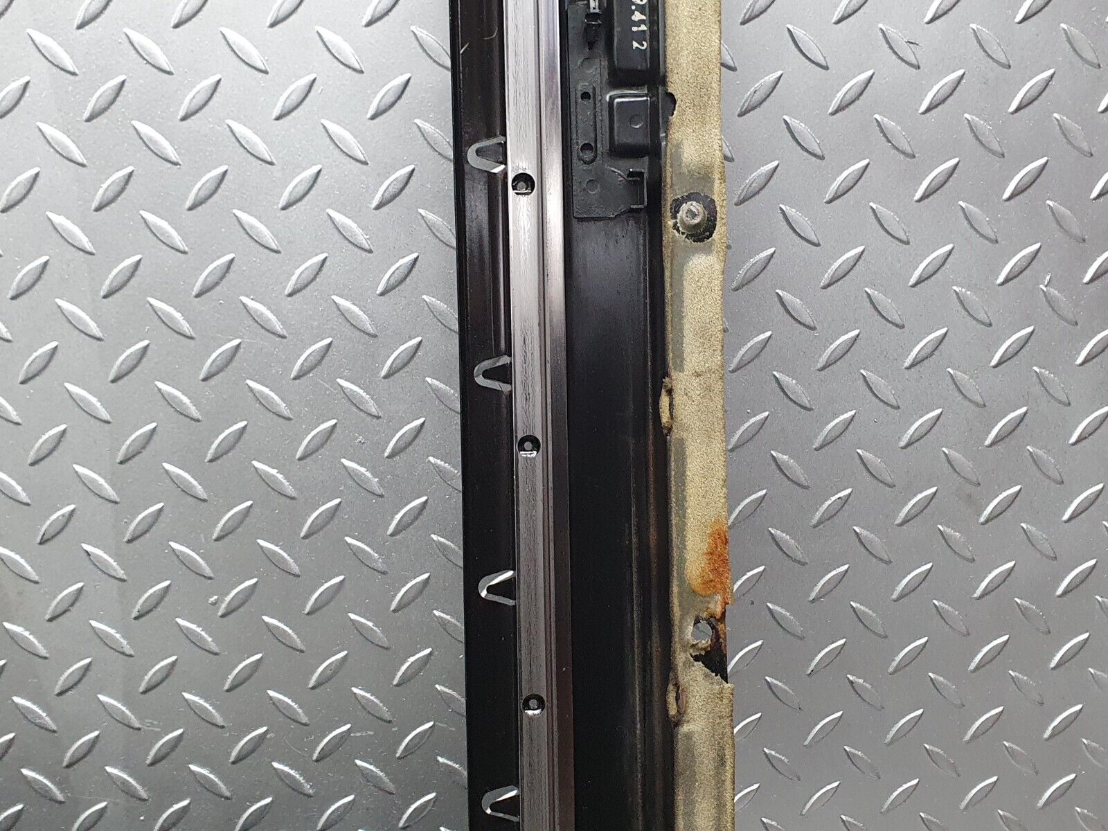 41142 Mercedes-Benz W126 300SE Power Sunroof Frame