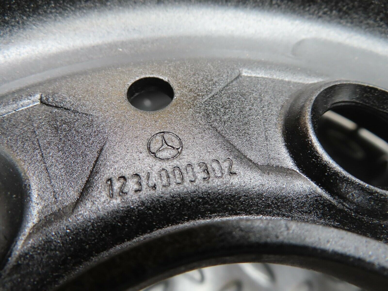 13764 Mercedes-Benz Steel Wheel 5.5Jx14H2 ET30 5x112 1234000302