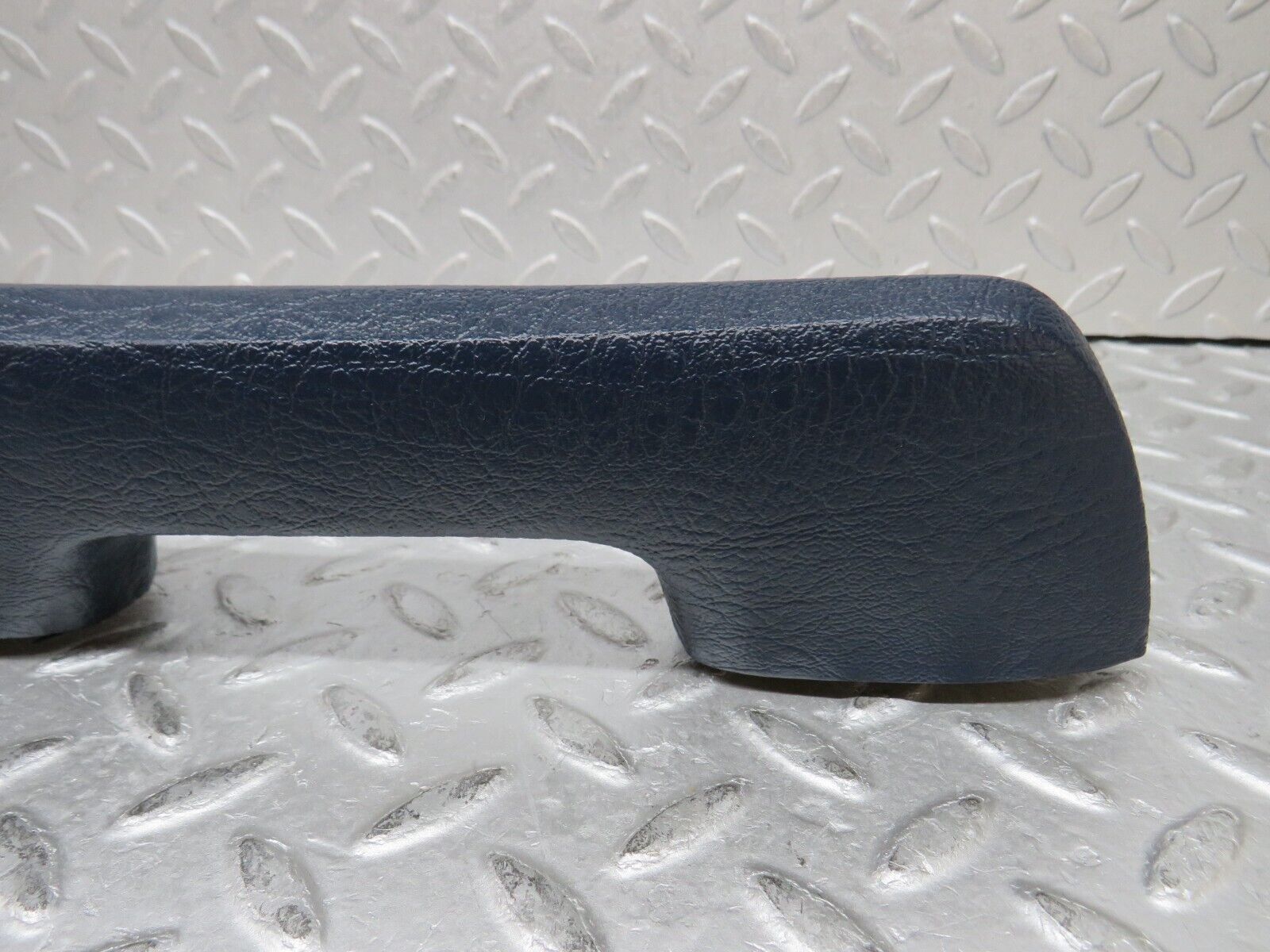 37302 Mercedes-Benz W109 300SEL Interior Door Handle Front Left Blue