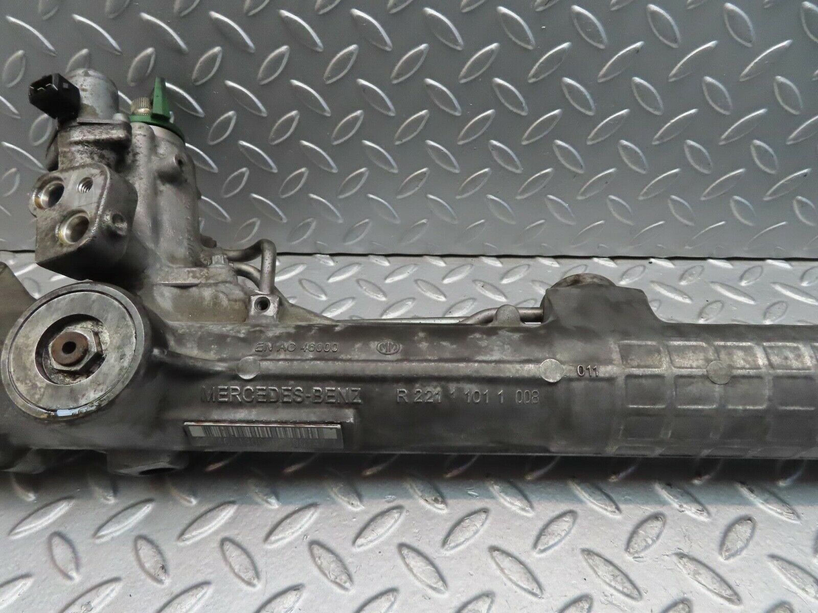 11325 Mercedes-Benz W221 S320 Steering Rack And Pinion 2211101100
