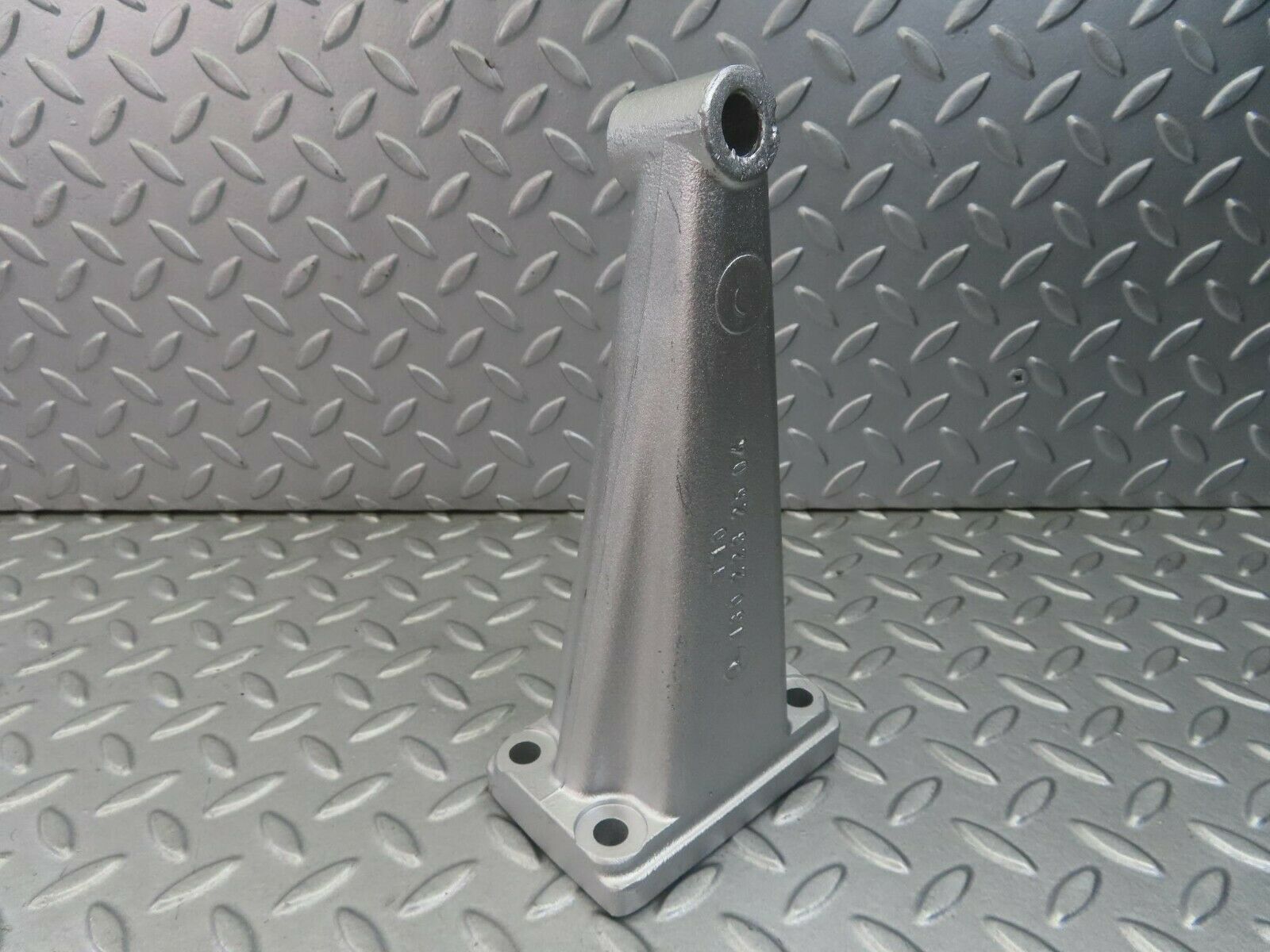 8329 Mercedes-Benz W108 Engine Mount Bracket Right Side 1802232504