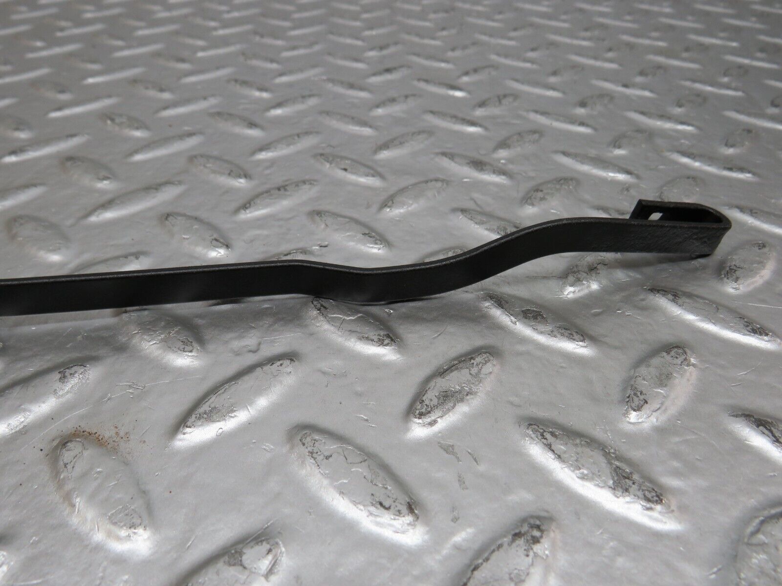 25428 Mercedes-Benz W123 200 Wiper Arm Bosch Right Side 3399990553