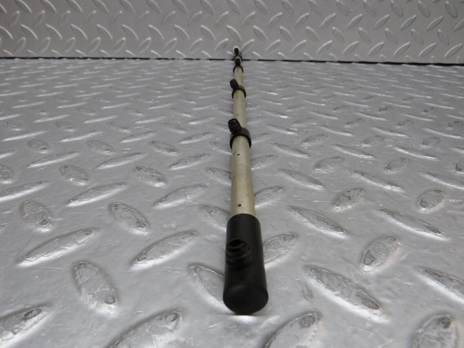 37140 Mercedes-Benz C126 420SEC Coupe Camshaft Oil Tube