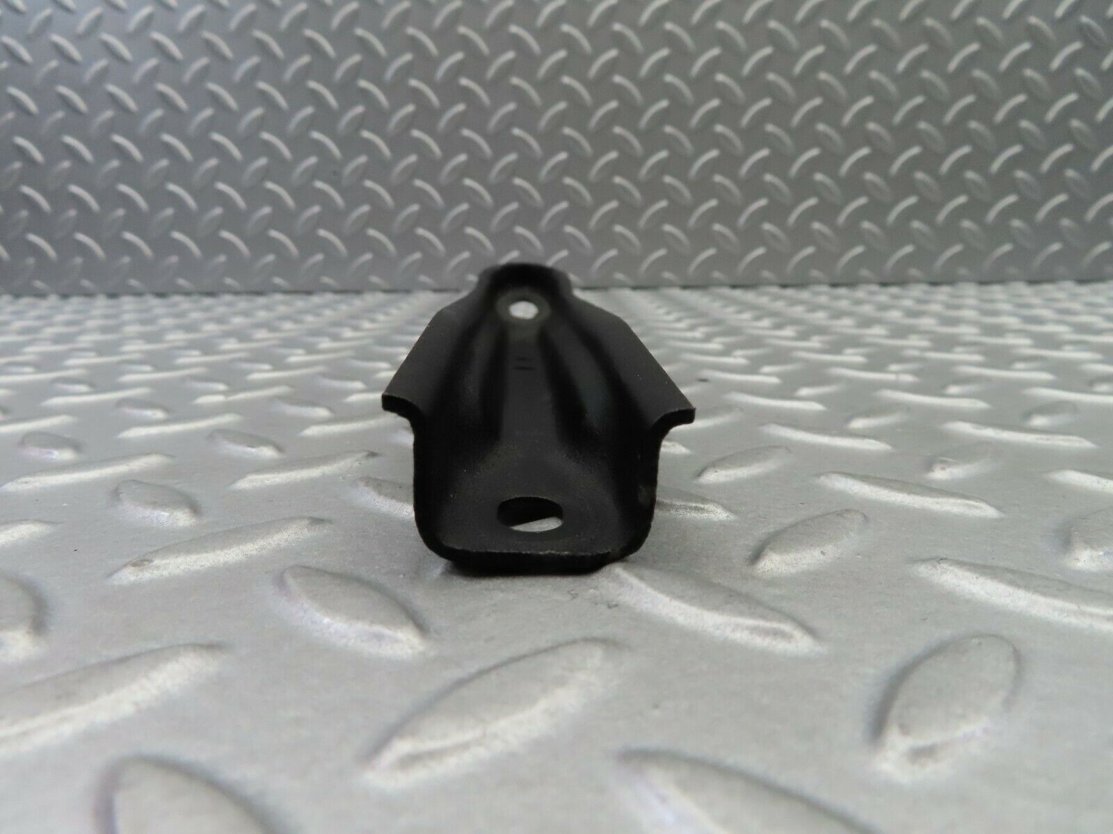 5977 Mercedes-Benz W123 200 Air Intake Manifold Bracket