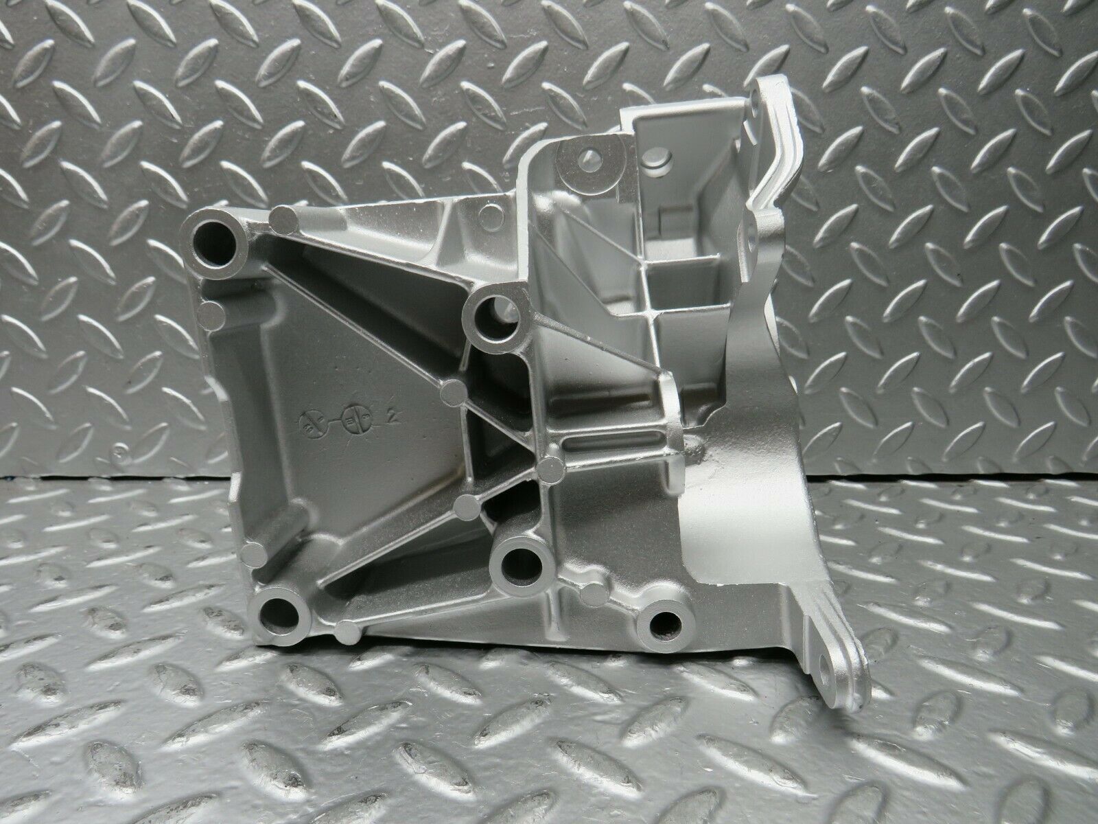 23114 Mercedes-Benz C123 230CE Coupe Power Steering Pump Bracket 1022361030