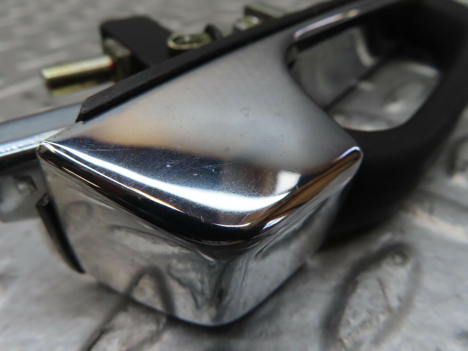 7022 Mercedes-Benz W123 230E Rear Exterior Door Handle 1237600359