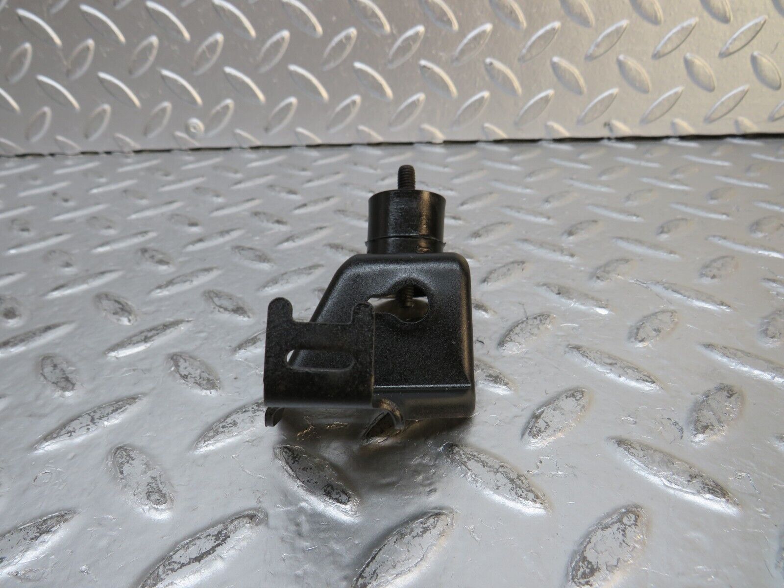 29933 Mercedes-Benz W123 230E Air Filter Housing Bracket