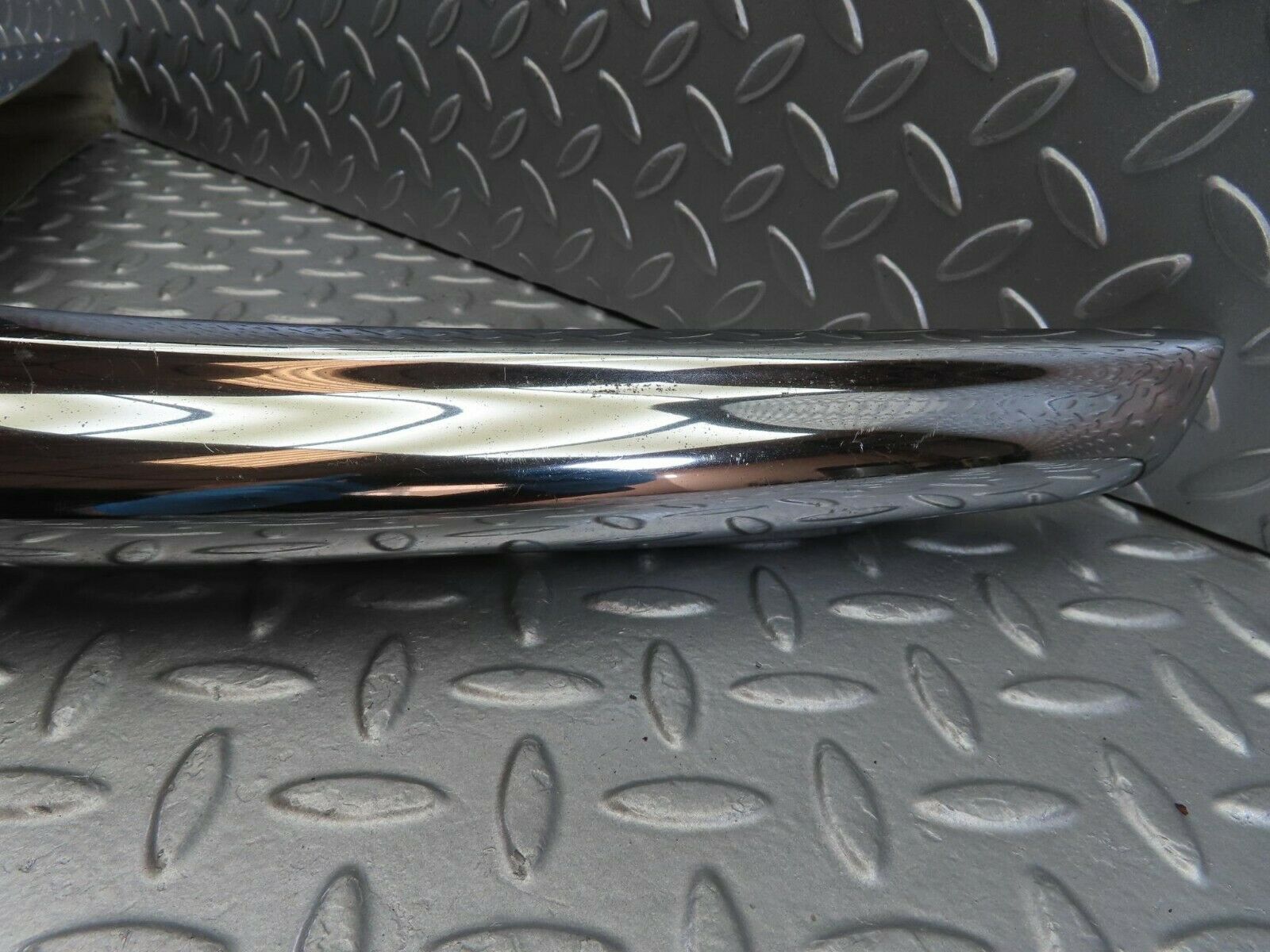 10610 Mercedes-Benz W108 Front Left Upper Bumper Corner