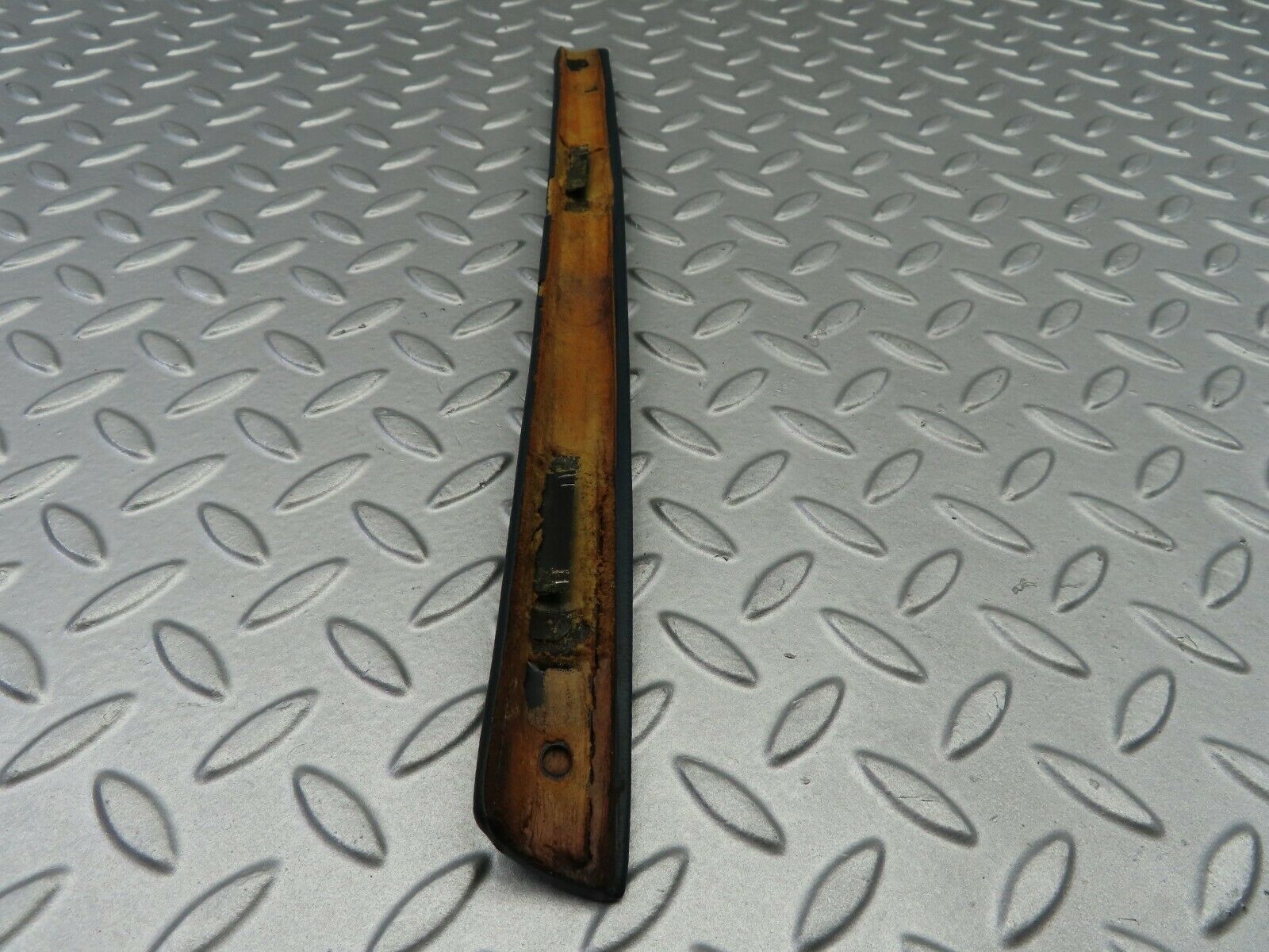 6909 Mercedes-Benz C107 350SLC Coupe Interior Rear Left Quarter Window Cover