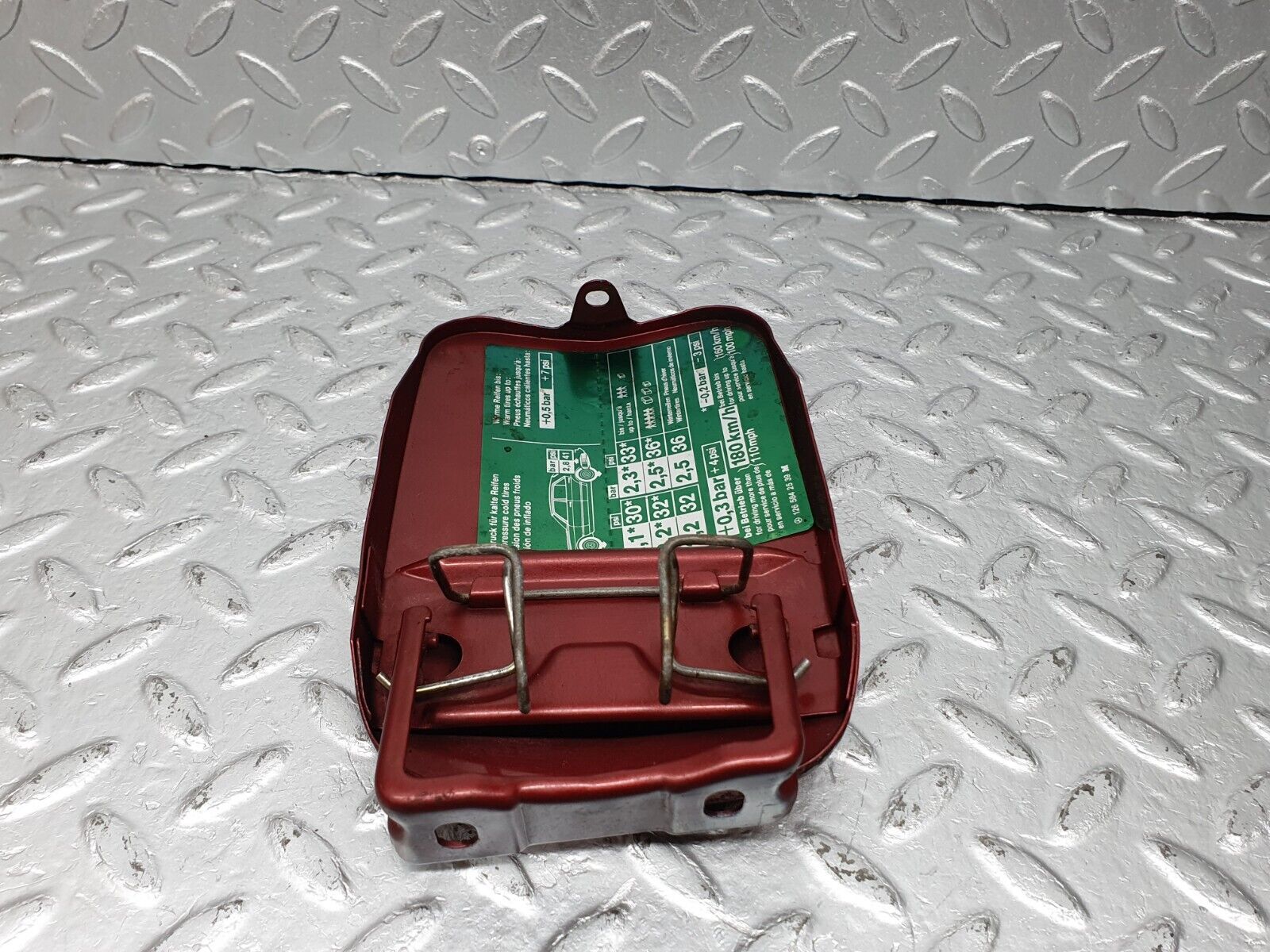 41001 Mercedes-Benz W126 300SE Fuel Tank Flap Cap 1265842539