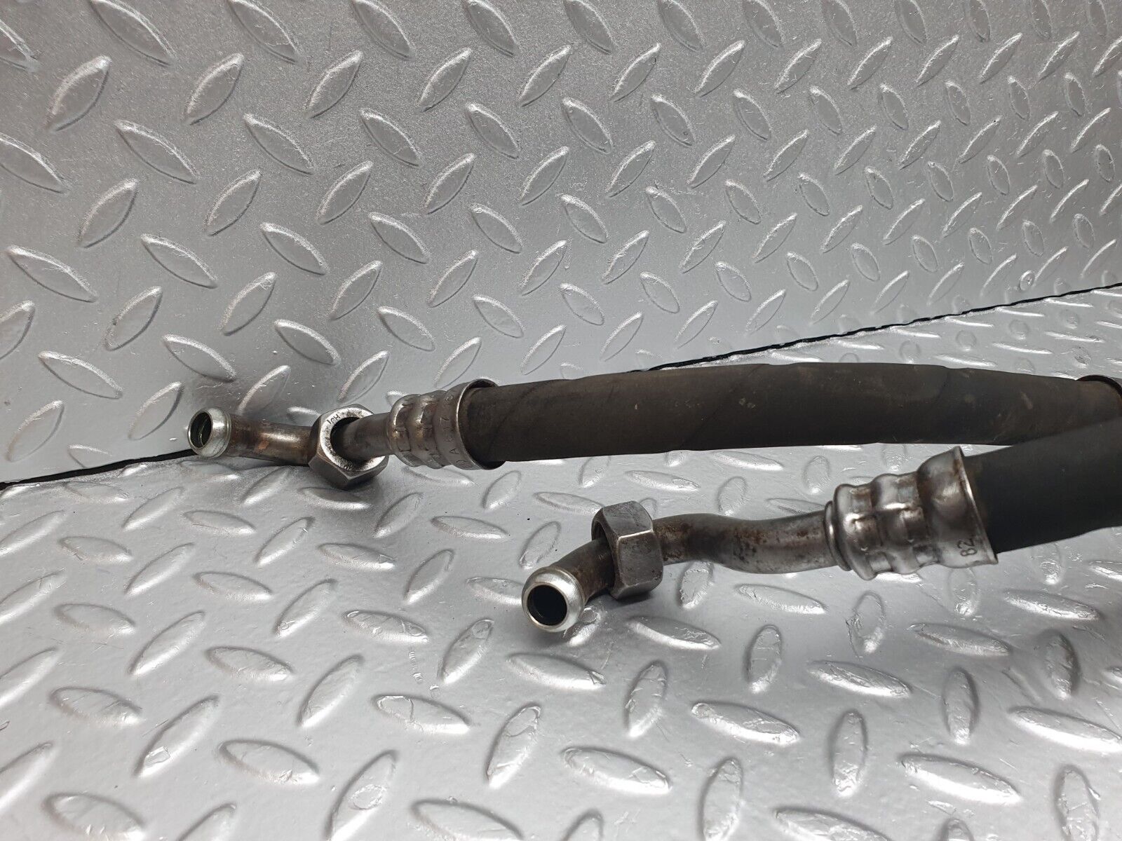 40742 Mercedes-Benz W123 300D Power Steering Oil Pipe Hose