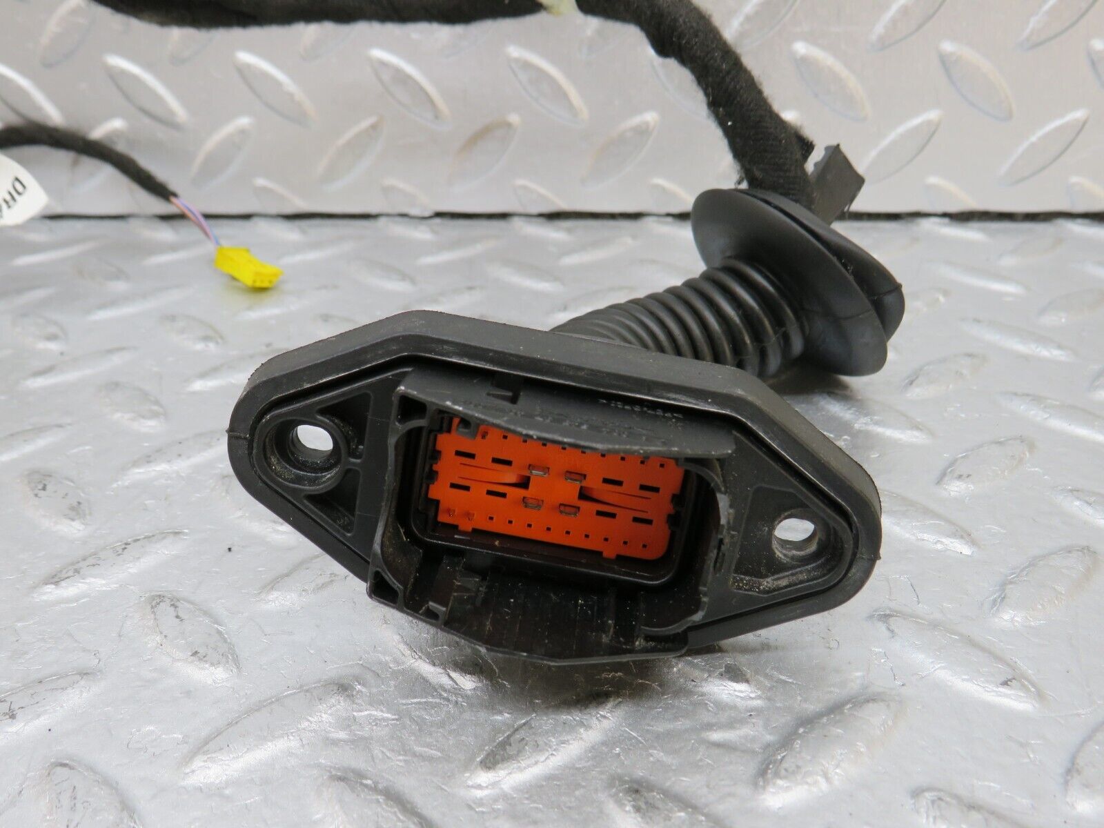 35248 Mercedes-Benz W221 Rear Left Door Wire Harness 2215408508