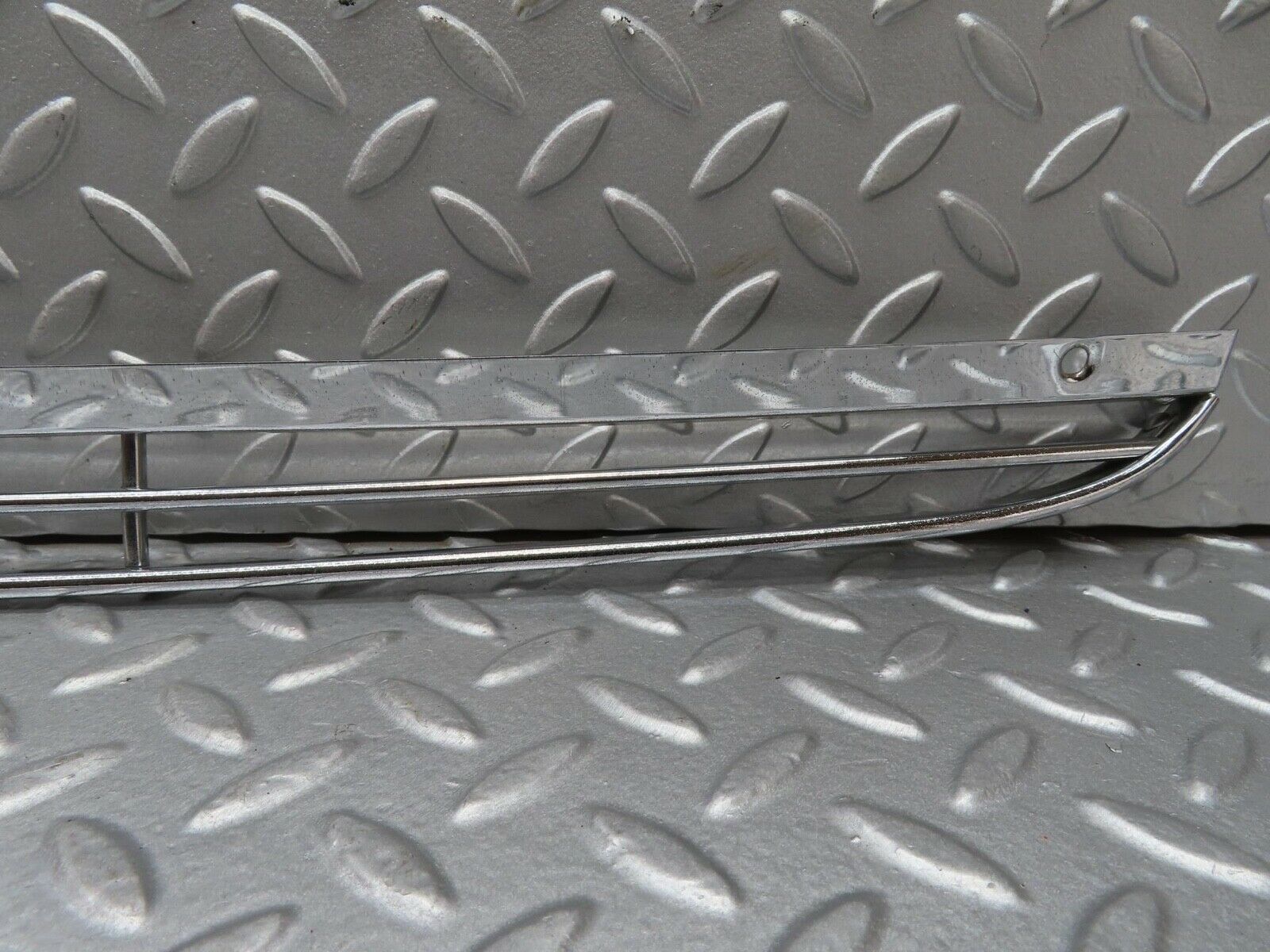 13082 Mercedes-Benz W111 220S Air Intake Chrome Grill