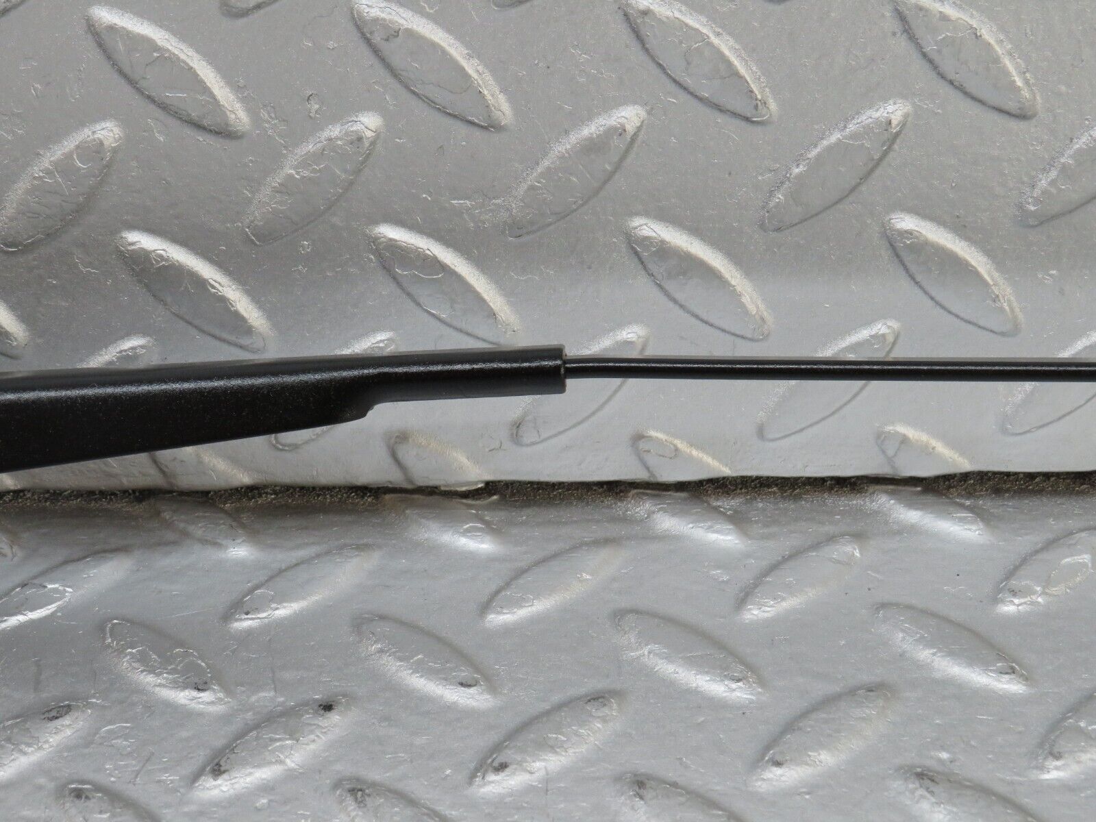 36167 Mercedes-Benz W126 420SE Windscreen Wiper Arm Left Side