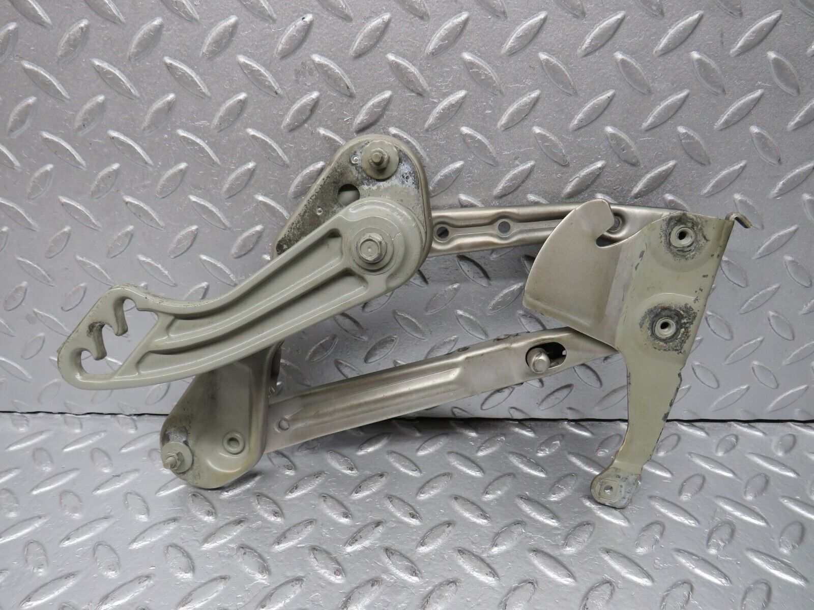 39450 Mercedes-Benz R129 320SL Coupe Bonnet Hinge Right Side 1298800228 1298870274