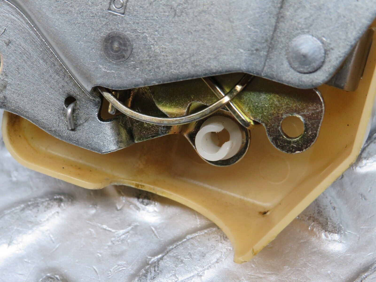 32455 Mercedes-Benz S124 300TE Wagon Rear Left Door Lock Mechanism