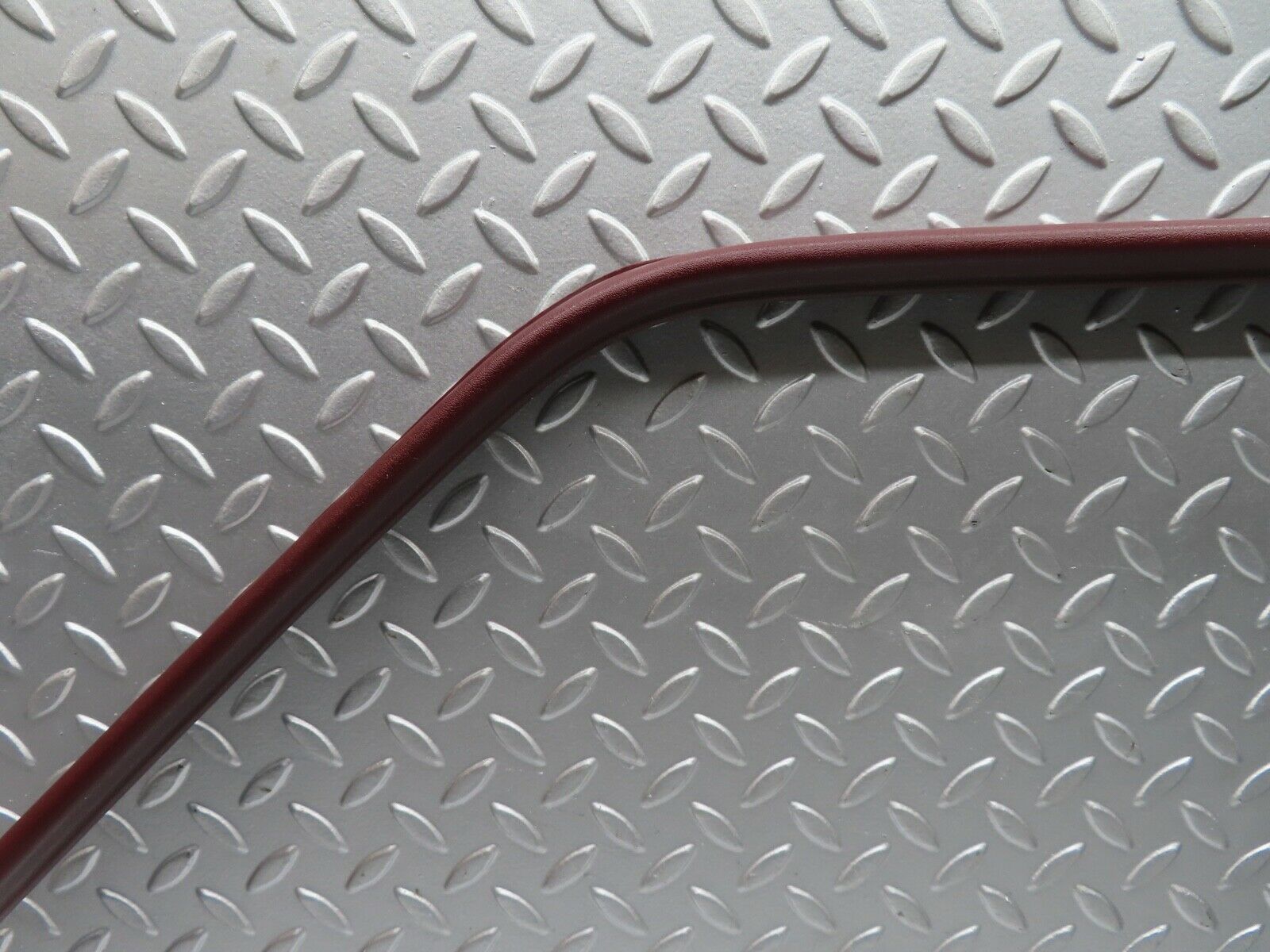 21425 Mercedes-Benz W126 300SE Front Right Door Window Frame Cover 1267250471