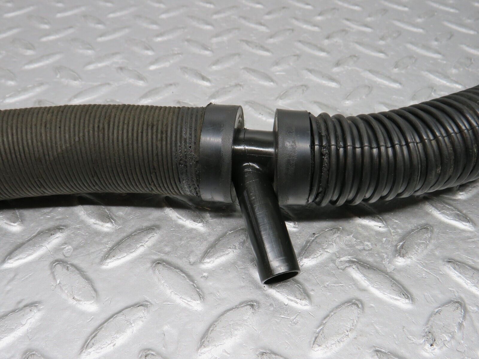 37578 Mercedes-Benz W109 300SEL Trunk Water Drain Hose Pipe