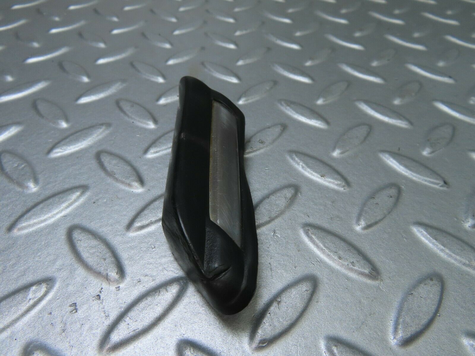 7265 Mercedes-Benz W116 450SE Rear Left Fender Wing Centre Chrome Trim