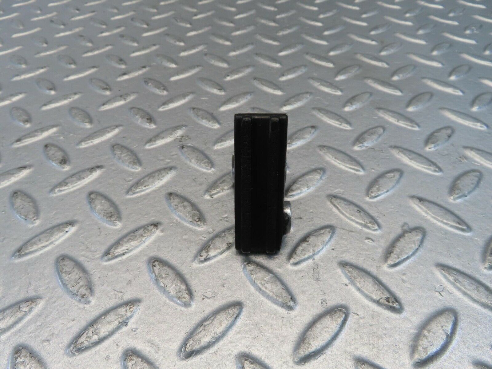 10988 Mercedes-Benz W115 220D Timing Chain Guide Rail 6210500516